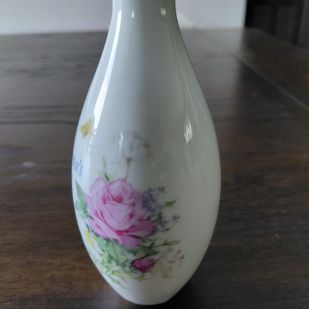 🛼Floral Gramma White Vase with Pink Accents - Picture 3 of 5